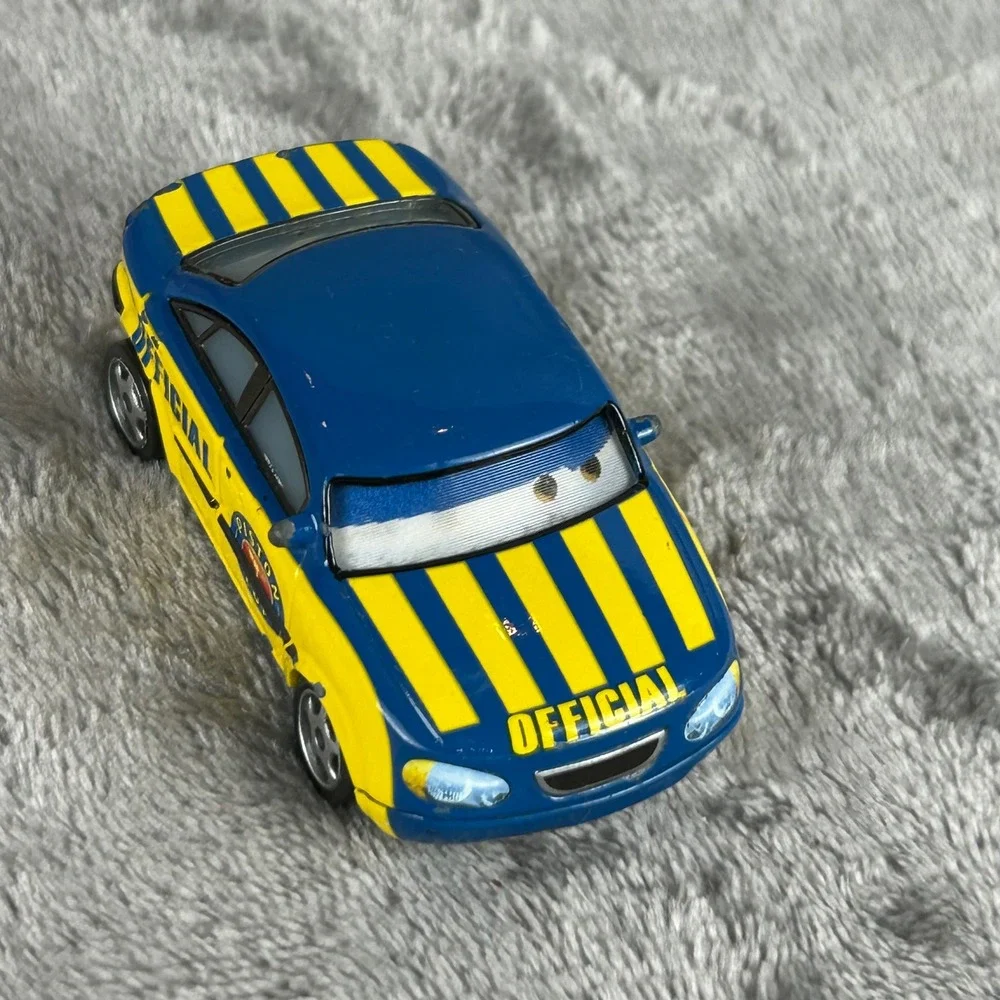 Disney Pixar Cars Piston Cup Official Truck and Sedan Diecast Lot Blue Yellow